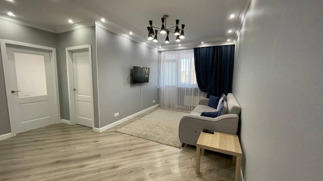 Ernaz Plus Apartments: Sauran-Towers Astana Buitenkant foto