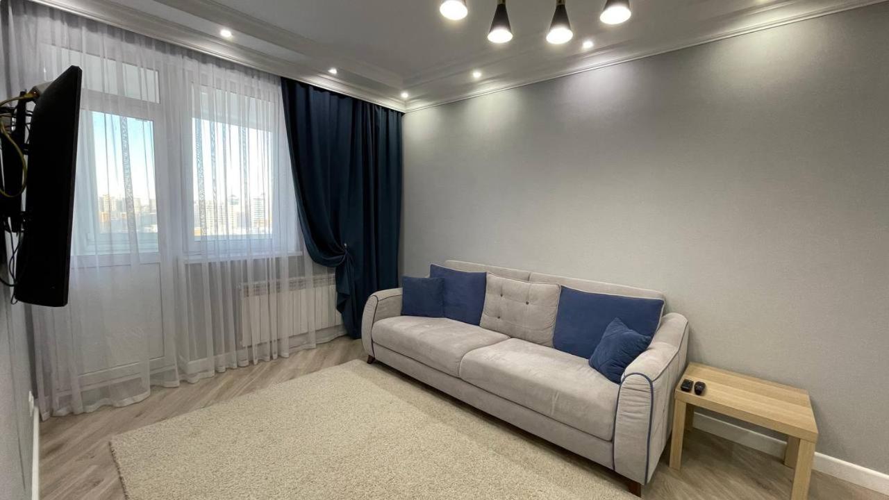 Ernaz Plus Apartments: Sauran-Towers Astana Buitenkant foto